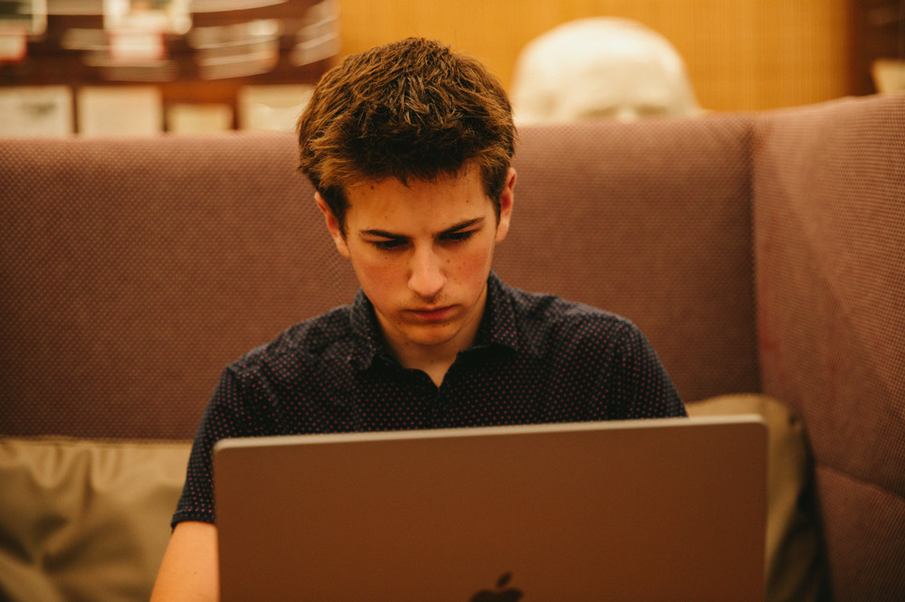 Incoming SHSU freshmen can qualify for admission to the Honors College by having a 1270 SAT, 27 ACT, 3.5 unweighted GPA, or by graduating in the top 10%. 